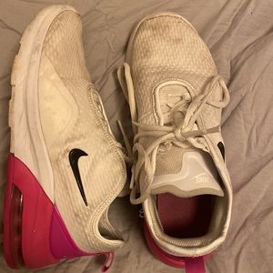 Womens Nike size 7